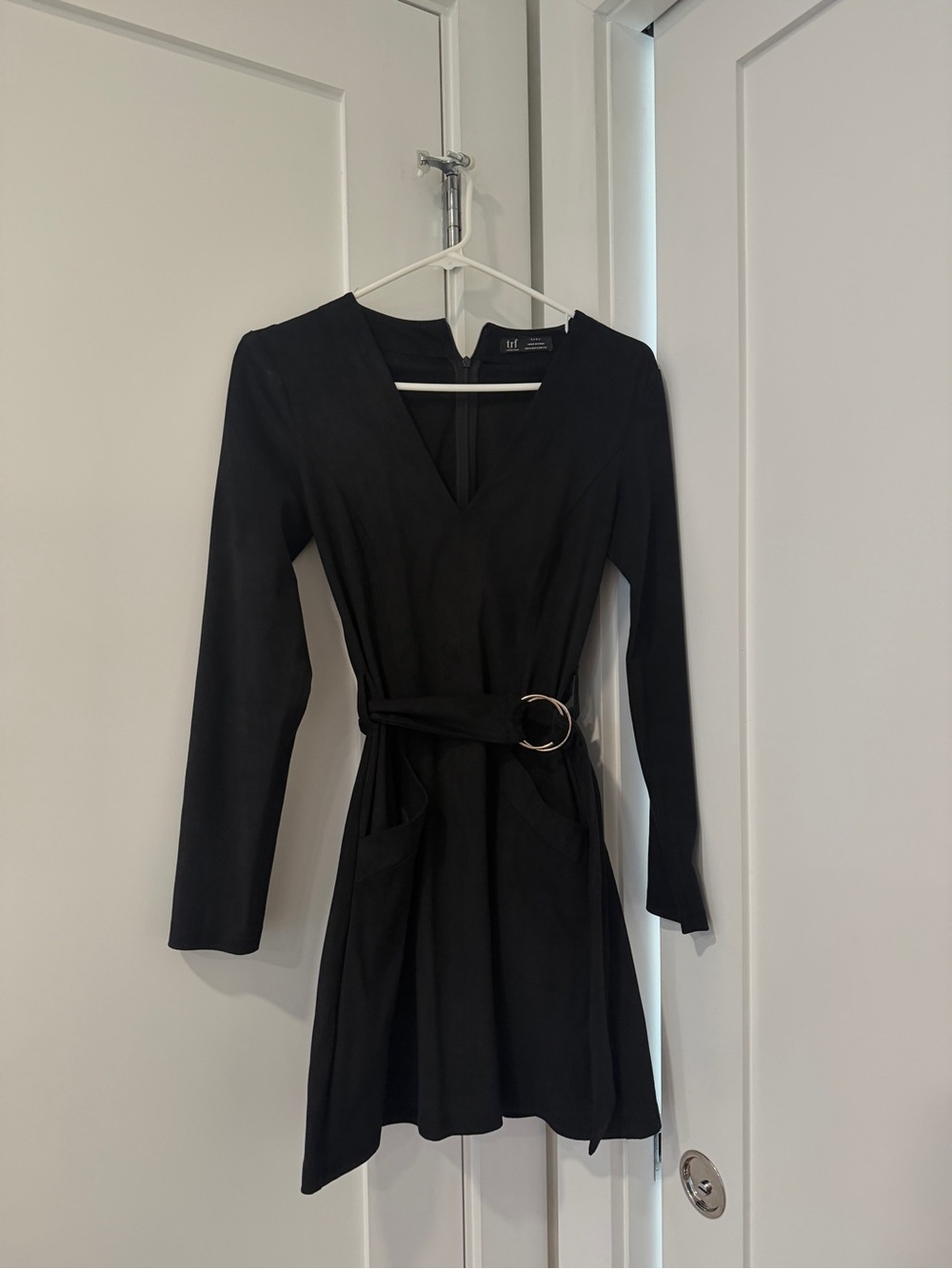 Zara Long-Sleeve Black V-Neck Belted Dress